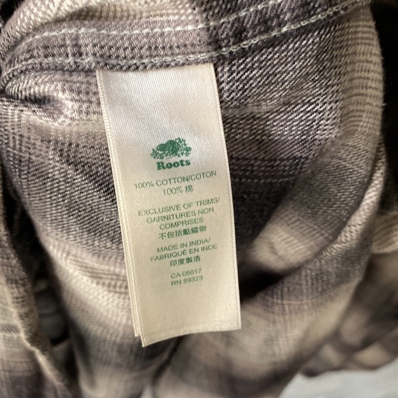 Roots lumberjack shirt, size large. Taupe and grey checks. - Picture 6 of 6